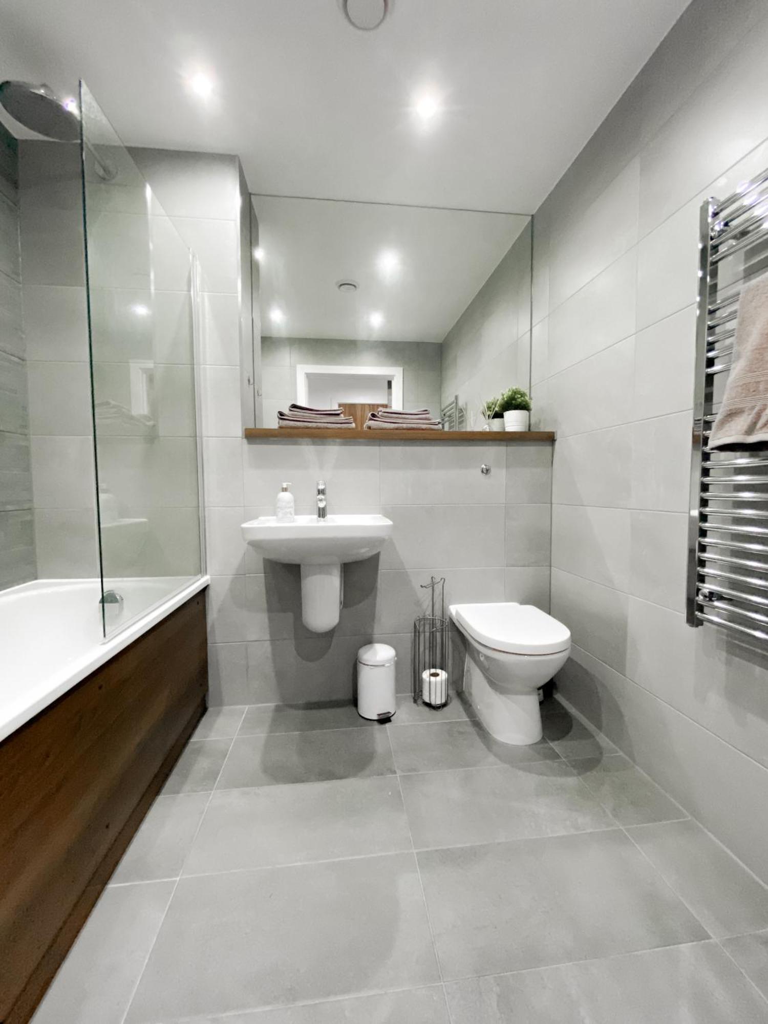 The Panda - Modern 2 Bedroom Apt In Manchester City Centre Exterior photo